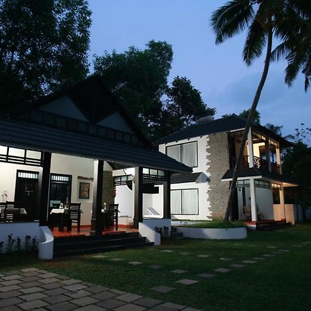 Mayas Beach House Mararikulam Exteriör bild